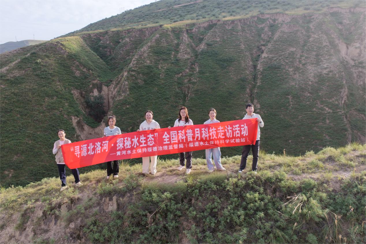 封面合照.jpg 封面合照.jpg